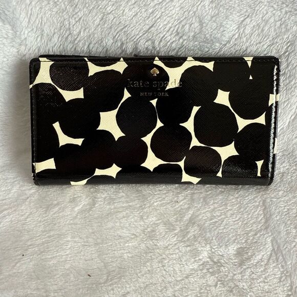 kate spade Handbags - Kate Spade Slim Wallet